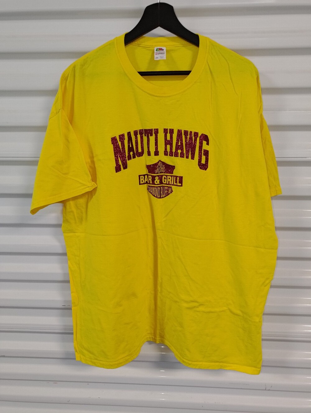 Nauti Hawg Bar & Grill Diamond Bluff, Wisconsin Sequins Short Sleeve T-shirt XXL